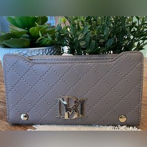 Badgley Mischka Quilted Tan Wallet